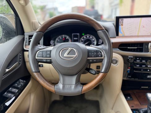 Used 2017 Lexus LX 570 4WD w/ Luxury Package image 36