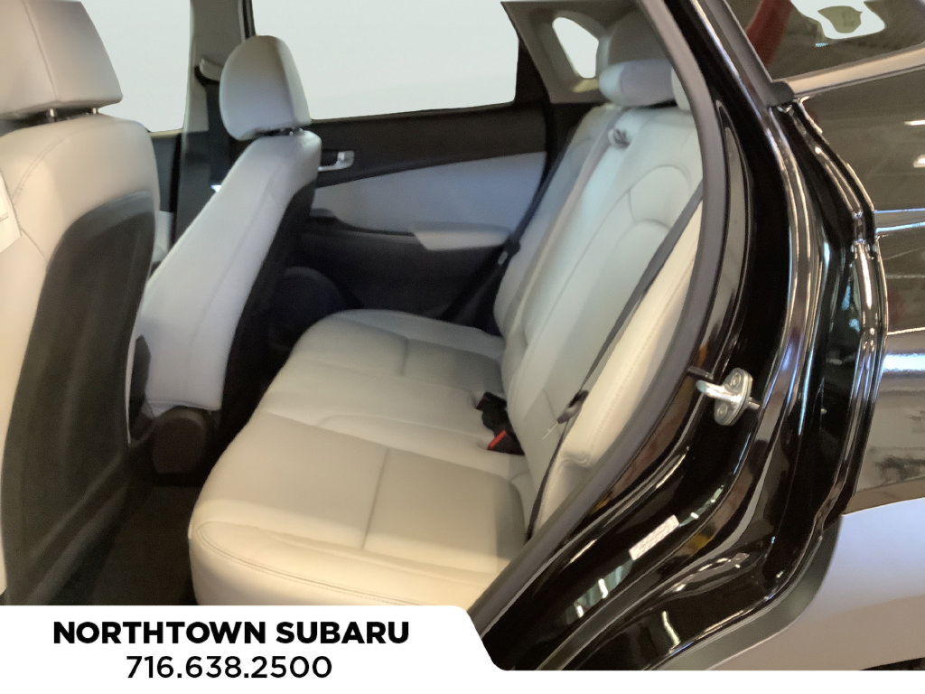 Used 2023 Hyundai Kona Limited AWD/4WD image 17