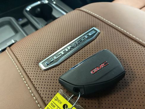 New 2025 GMC Sierra 3500 Denali Ultimate image 40