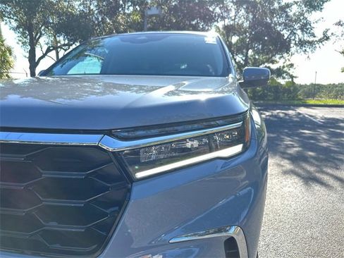 New 2025 Honda Pilot Touring image 9