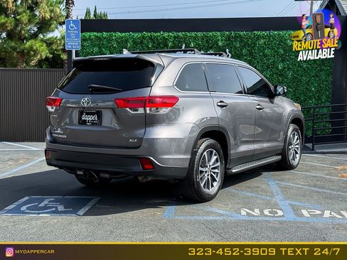 Used 2019 Toyota Highlander XLE FWD image 5