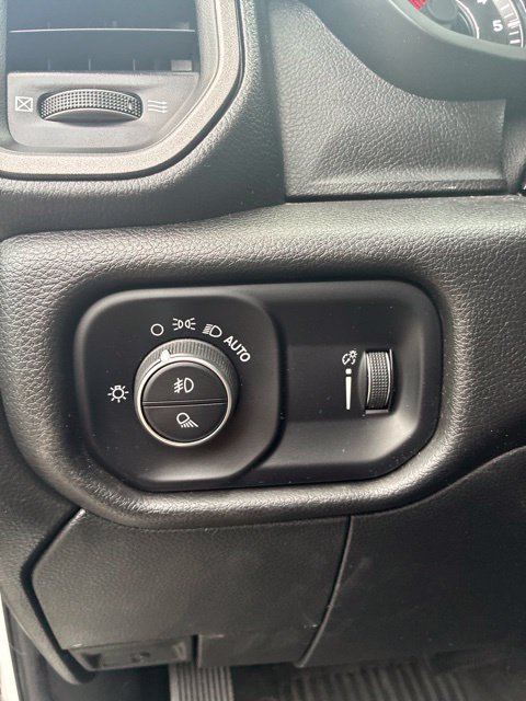 Used 2024 RAM 2500 Tradesman w/ Chrome Appearance Group AWD/4WD image 12