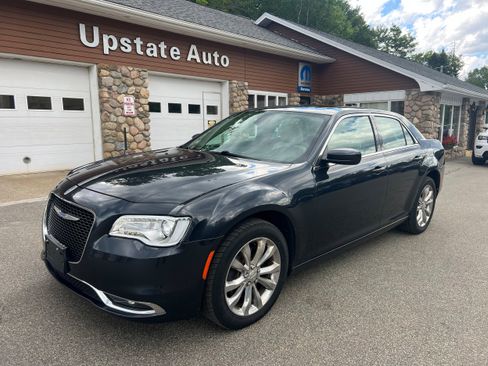 Used 2019 Chrysler 300 Touring L w/ Quick Order Package 22F AWD/4WD image 1