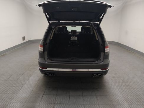 Used 2020 Lincoln Aviator Reserve w/ Equipment Group 201A AWD/4WD image 29