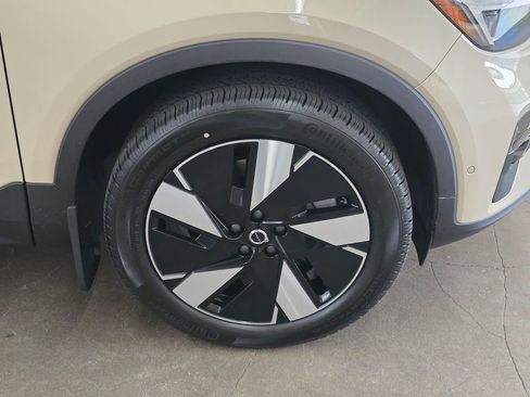 New 2026 Volvo EX40 Plus w/ Climate Package image 9