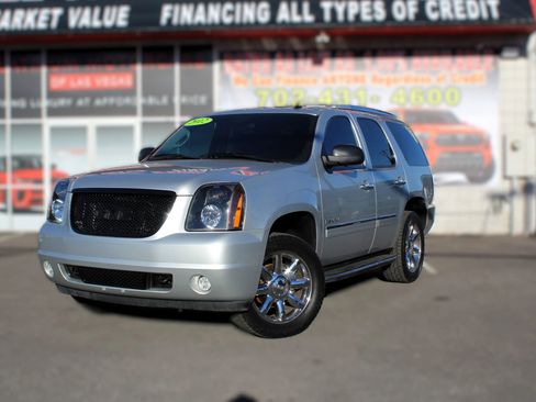 Used 2012 GMC Yukon Denali image 2