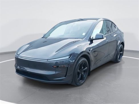Used 2026 Tesla Model Y Long Range image 7