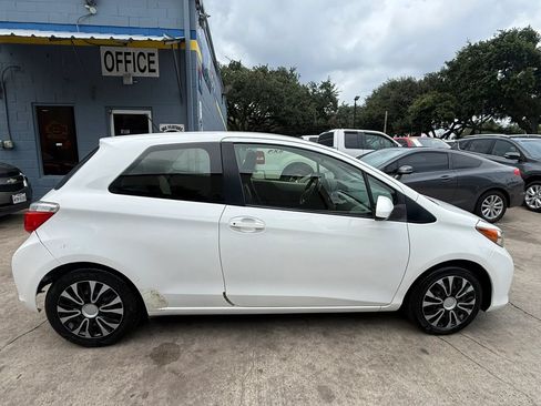Used 2012 Toyota Yaris LE FWD image 8