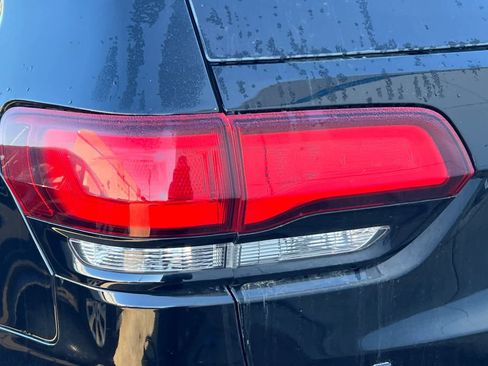 Used 2018 Jeep Grand Cherokee Altitude image 14