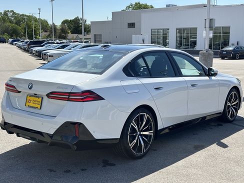 New 2026 BMW 550e xDrive image 7