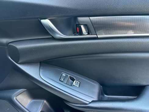 Used 2018 Honda Accord Sport image 18