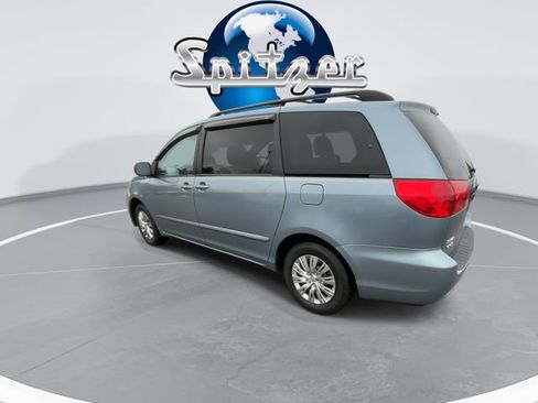 Used 2010 Toyota Sienna LE image 7