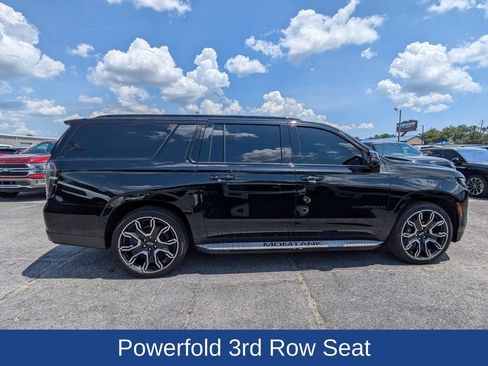 Used 2026 Chevrolet Suburban RST w/ RST Capability Package AWD/4WD image 3