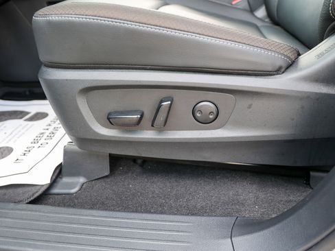 Used 2025 Nissan Pathfinder SL AWD/4WD image 28