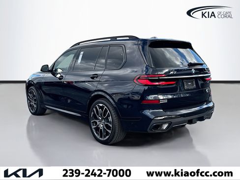 Used 2023 BMW X7 xDrive40i w/ M Sport Package image 3