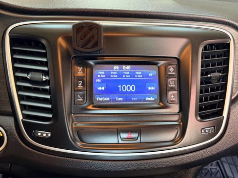 Used 2015 Chrysler 200 Limited w/ Convenience Group FWD image 34