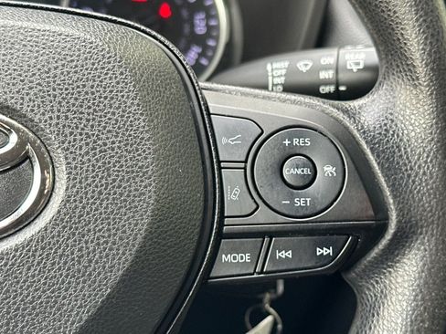 Used 2019 Toyota RAV4 LE FWD image 26