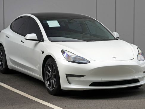 Used 2021 Tesla Model 3 Standard Range Plus RWD image 52