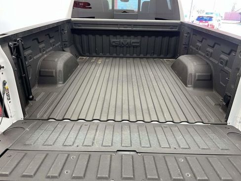 Used 2025 GMC Sierra 1500 AT4 w/ AT4 Premium Package image 7