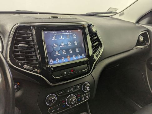 Used 2020 Jeep Cherokee Limited image 9