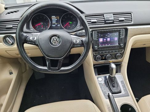 Used 2018 Volkswagen Passat 2.0T SE image 22
