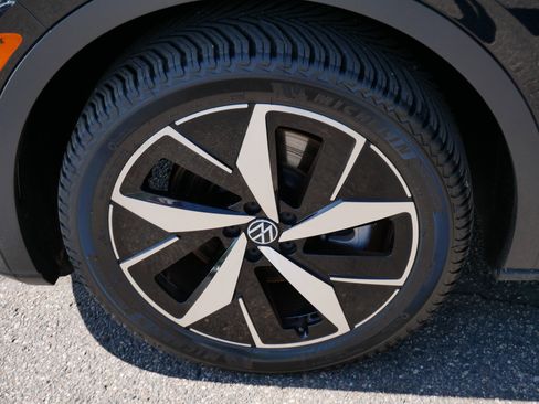 Certified 2023 Volkswagen ID.4 Pro S AWD/4WD image 15
