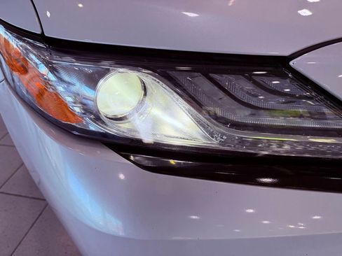 Used 2020 Toyota Camry XSE image 15