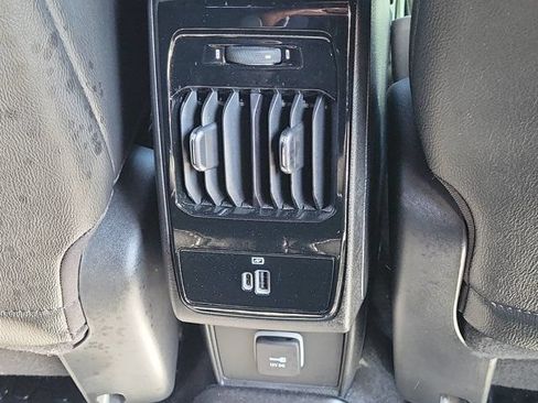 Used 2024 Jeep Compass Latitude w/ Convenience Group AWD/4WD image 6
