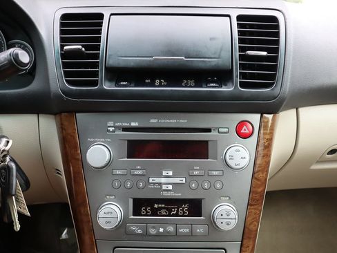 Used 2007 Subaru Legacy Wagon AWD/4WD image 33