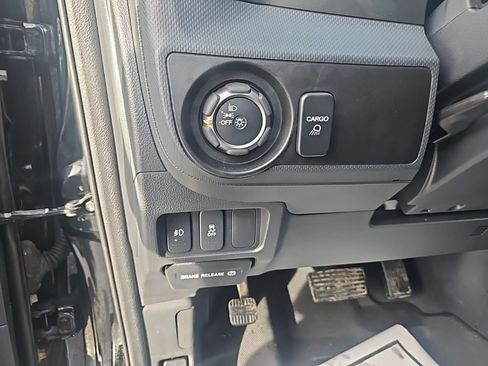 Used 2013 Honda Ridgeline Sport image 11