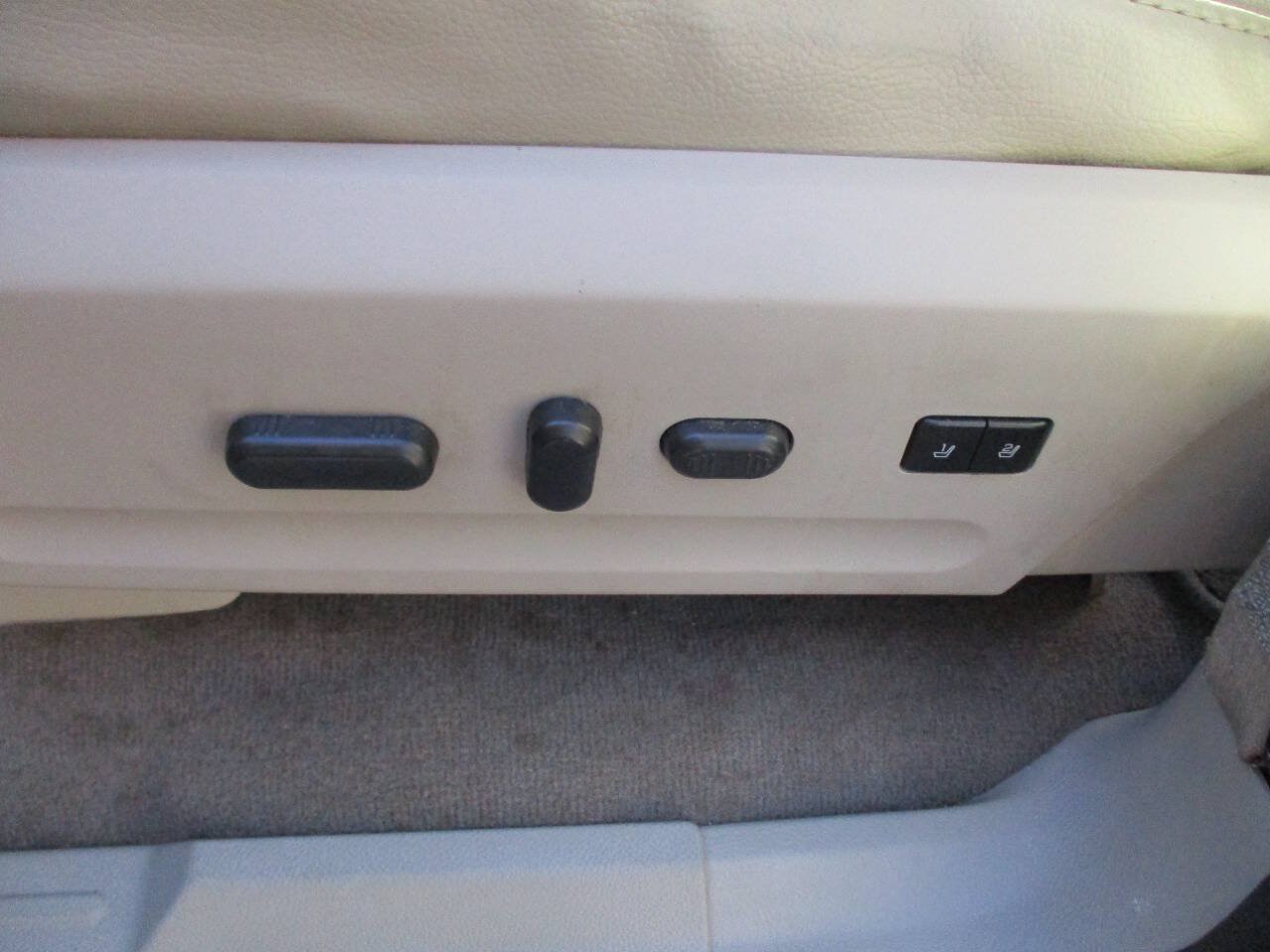 Used 2013 Ford Expedition EL Limited RWD image 11