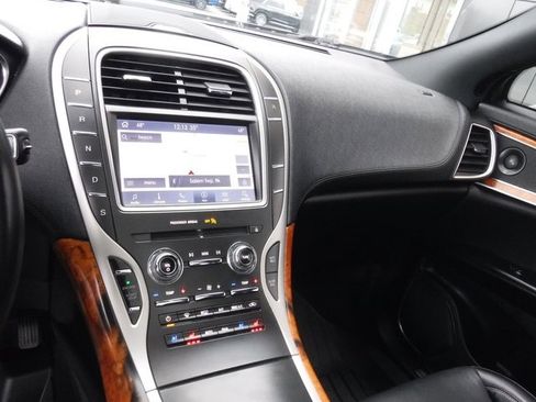 Used 2020 Lincoln Nautilus Reserve w/ Cargo Utility Package image 27