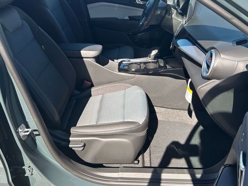 New 2025 Chevrolet Trax LT w/ LT Convenience Package image 11