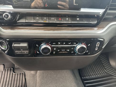 New 2026 GMC Sierra 1500 Elevation image 25