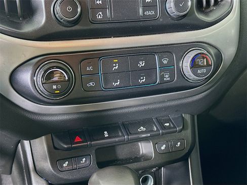 Used 2022 Chevrolet Colorado LT w/ Luxury Package image 14