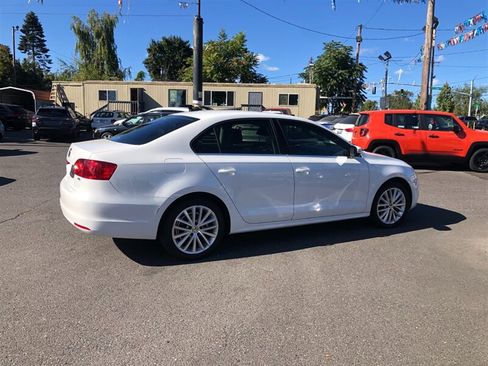 Used 2014 Volkswagen Jetta TDI FWD image 2