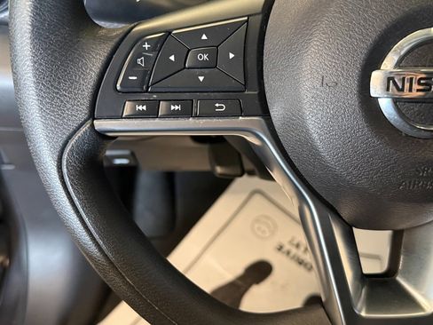 Used 2019 Nissan Kicks SV image 10