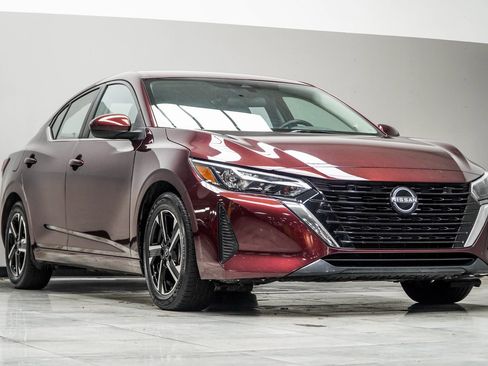 Used 2024 Nissan Sentra SV image 4