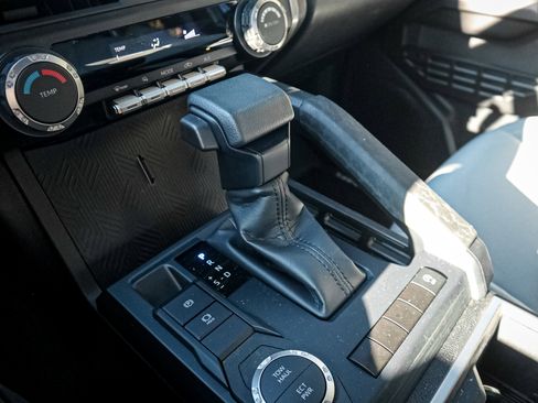 Used 2025 Toyota Tacoma SR5 image 25