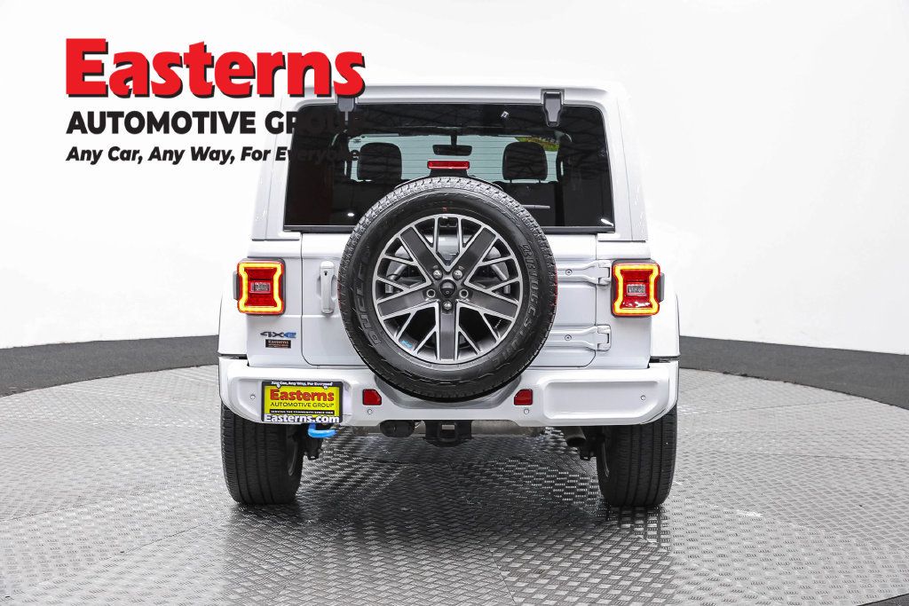 Used 2023 Jeep Wrangler Unlimited Sahara AWD/4WD image 8