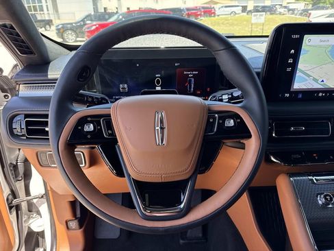 Certified 2025 Lincoln Aviator Black Label w/ Jet Appearance Package AWD/4WD image 26