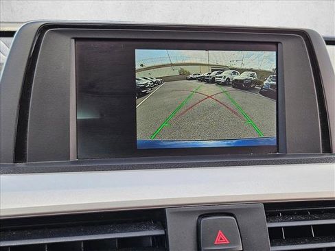 Used 2018 BMW 320i Sedan image 12
