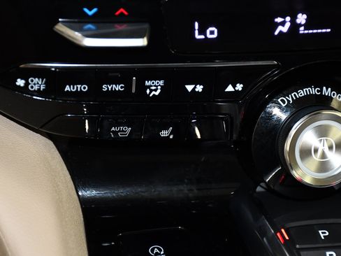 Certified 2025 Acura MDX SH-AWD image 29