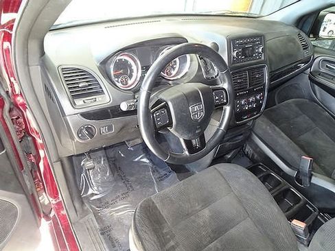 Used 2017 Dodge Grand Caravan SE image 20