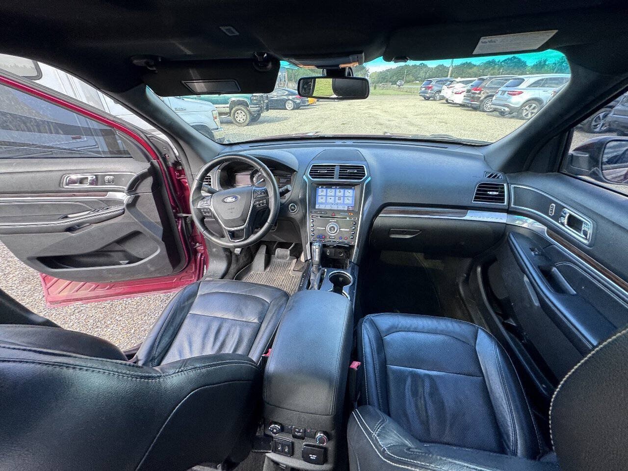 Used 2017 Ford Explorer Limited w/ Equipment Group 301A FWD image 15