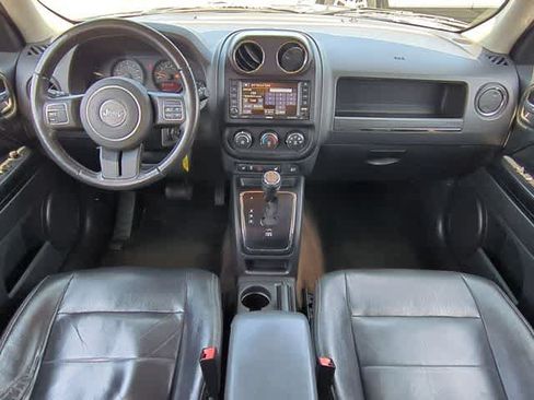 Used 2016 Jeep Patriot High Altitude FWD image 15