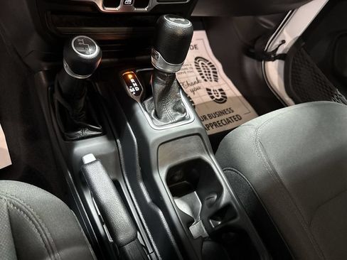 Used 2021 Jeep Wrangler Unlimited Sport AWD/4WD image 16