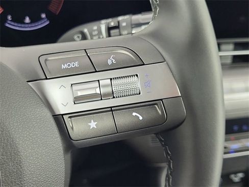 Certified 2025 Hyundai Kona SEL image 29