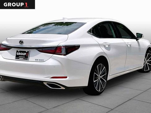Used 2025 Lexus ES 350 w/ Premium Package FWD image 11