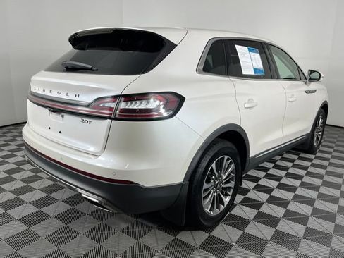Used 2019 Lincoln Nautilus Select FWD image 11